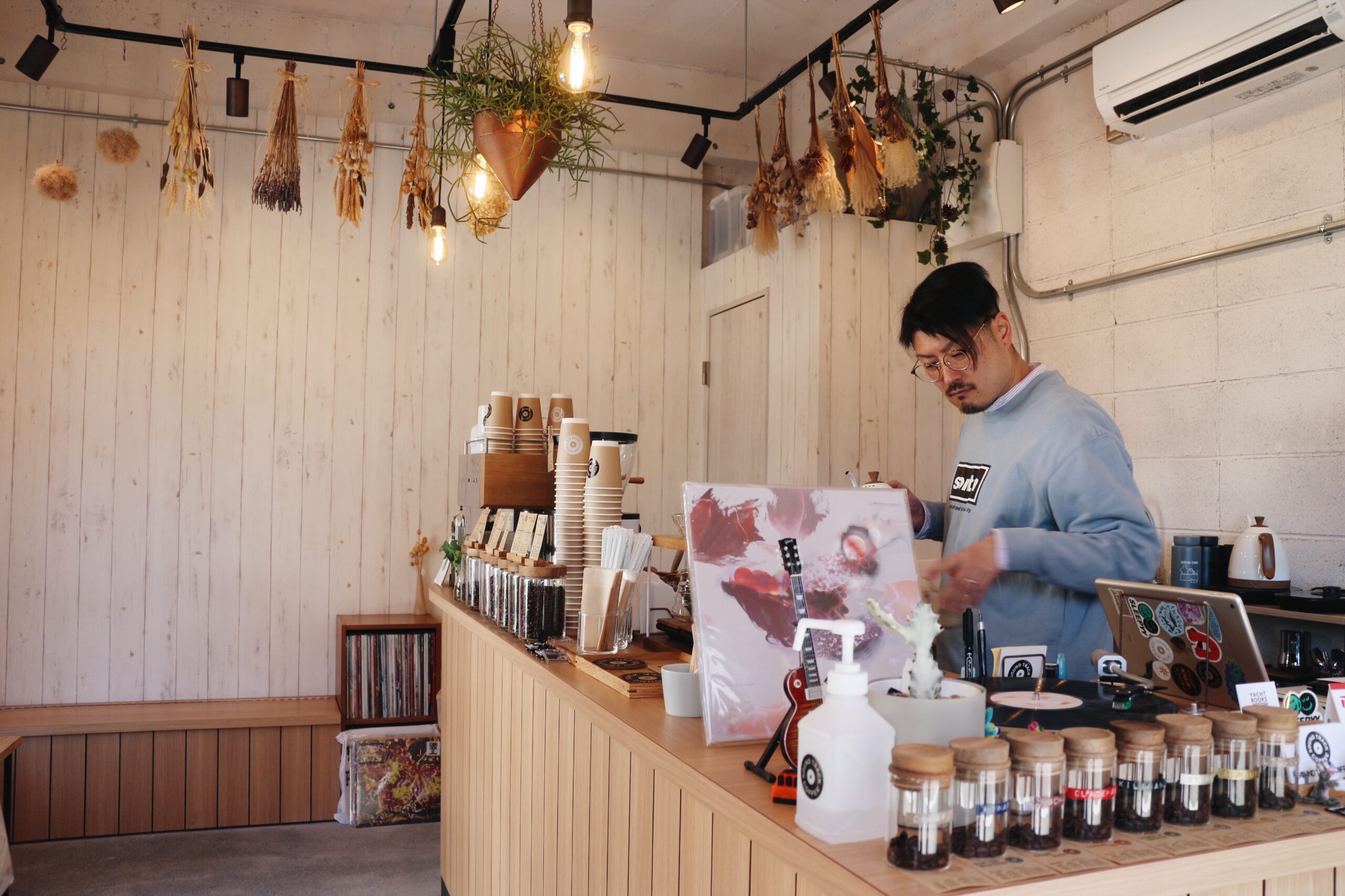 「SOUND TRACK COFFEE STAND」店内