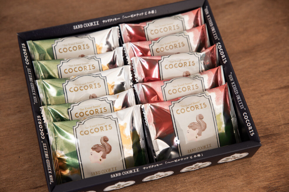 COCORIS「サンドクッキー〈ヘーゼルナッツと木苺〉」