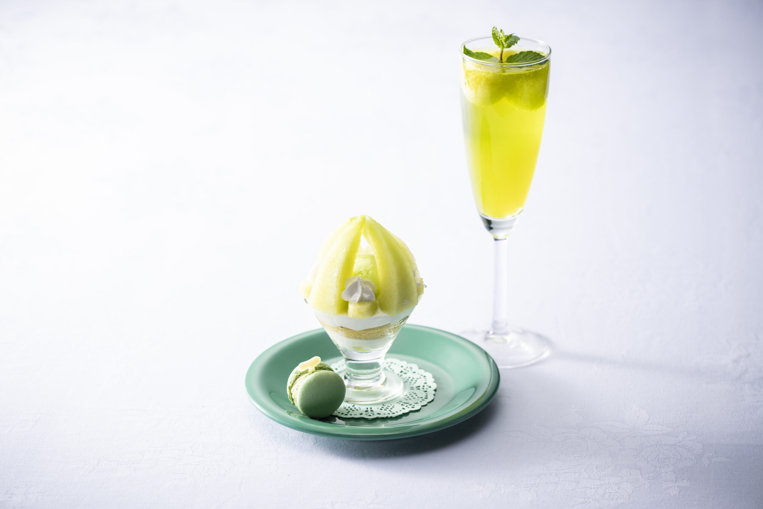 大阪エクセルホテル東急 BAR&LOUNGE「MIDO」メロンパフェ&メロンカクテル Specialデザートセット