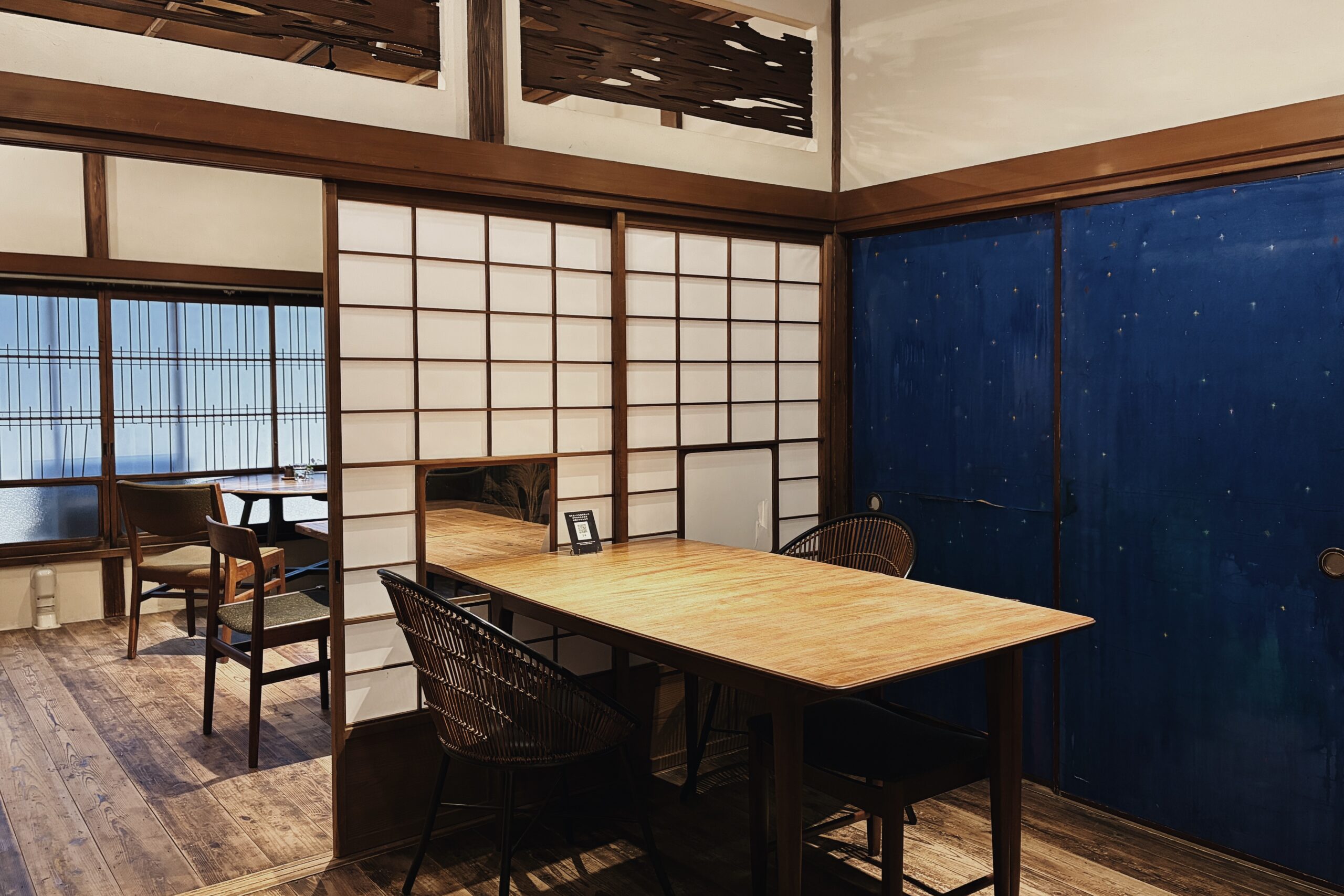 「KICHI+」の2階席