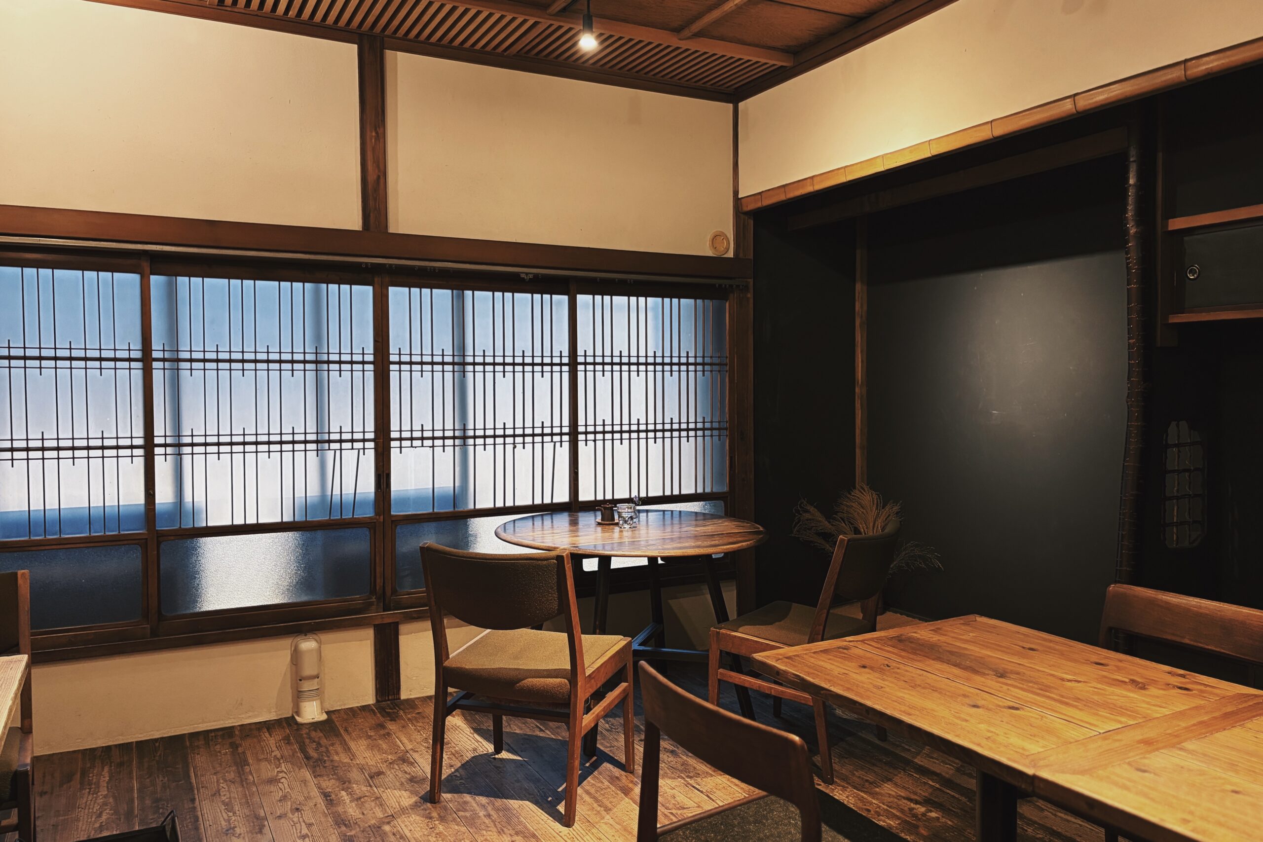 「KICHI+」の2階席
